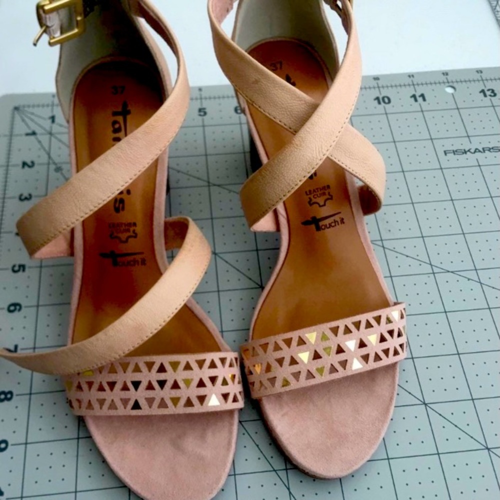 BOGO⭐️⭐️⭐️PINK HEELS